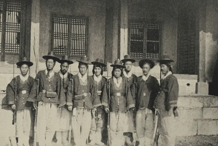 Framed Print : The special skills force known as Gyoryeonbyeongdae or Waepyeolgi, Korea's first modern... 1880s Framed Print : The special skills force known as Gyoryeonbyeongdae or Waepyeolgi, Korea's first modern... 1880s