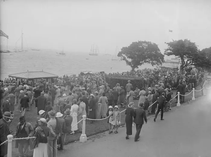 Framed Print : Spectators watching yachts at Cowes, Isle of Wight. Creator: Kirk & Sons of Cowes Framed Print : Spectators watching yachts at Cowes, Isle of Wight. Creator: Kirk & Sons of Cowes
