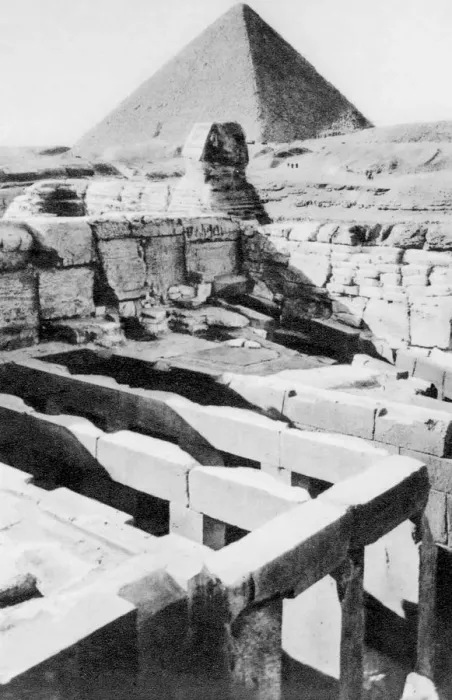 Framed Print : The Sphinx Temple, Cairo, Egypt, c1920s Framed Print : The Sphinx Temple, Cairo, Egypt, c1920s