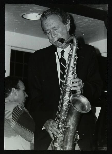 Spike Robinson playing the tenor saxophone at The Bell, Codicote, Hertfordshire, 11 September 1986
