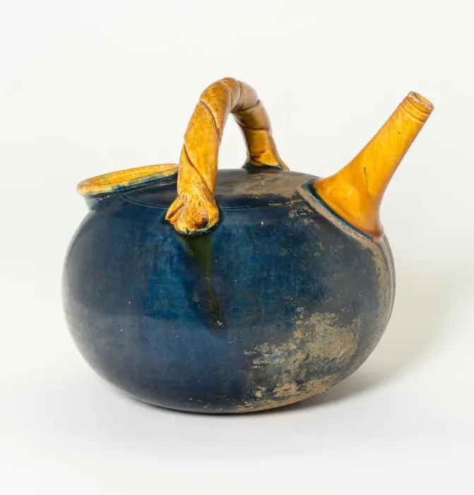 Framed Print : Spouted ewer with handle in the form of a wisted rope, possibly Liao dynasty (907-1125) Framed Print : Spouted ewer with handle in the form of a wisted rope, possibly Liao dynasty (907-1125)