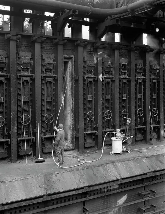 Framed Print : Spraying refractory linings at Manvers coking works, near Rotherham, South Yorkshire, 1963 Framed Print : Spraying refractory linings at Manvers coking works, near Rotherham, South Yorkshire, 1963