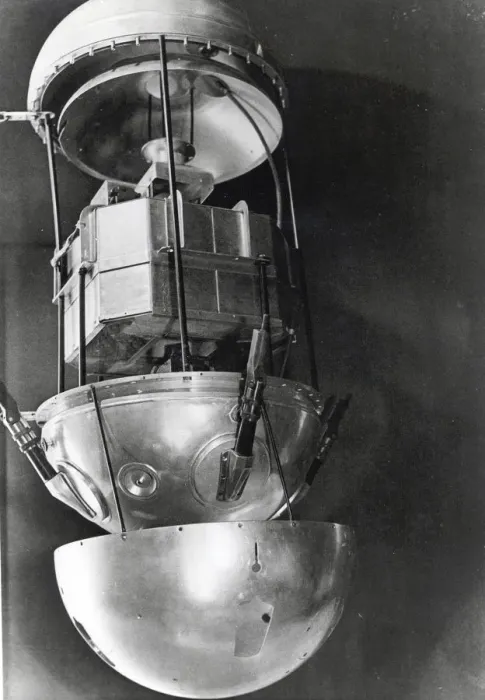 Framed Print : Sputnik 1, Russian satellite, 1957 Framed Print : Sputnik 1, Russian satellite, 1957