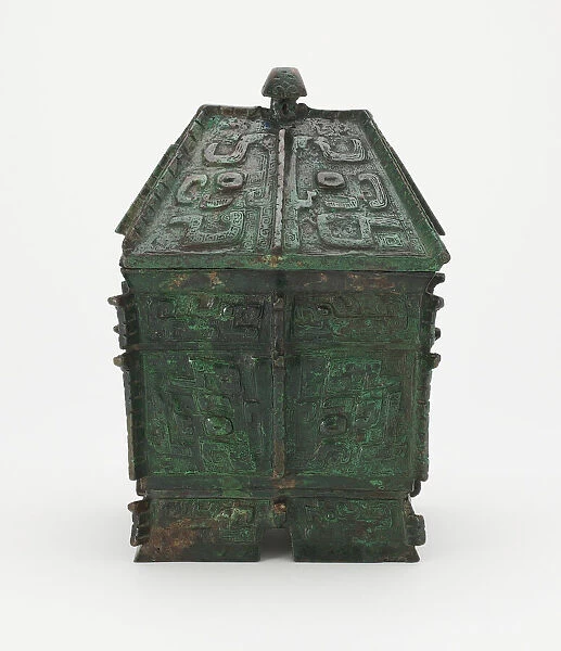 Square lidded ritual wine container with lid (fangyi), Late Shang dynasty, ca