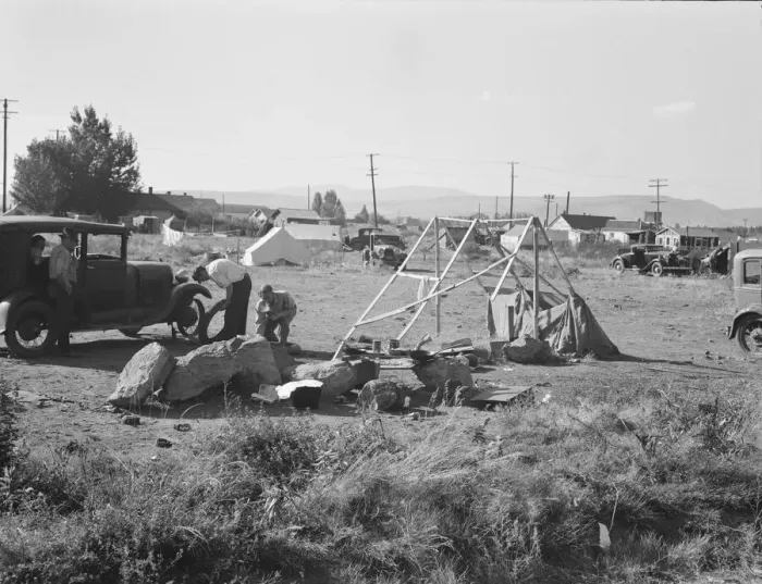 Framed Print : Squatter camp in potato town, Malin, Klamath County, Oregon, 1939. Creator: Dorothea Lange