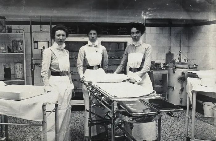 Framed Print : St Bartholomew's Hospital, London: nurses in Theatre D, c1890. Creator: Unknown. St Bartholomew's Hospital, London: nurses in Theatre D, c1890. Creator: Unknown Framed Print : St Bartholomew's Hospital, London: nurses in Theatre D, c1890. Creator: Unknown. St Bartholomew's Hospital, London: nurses in Theatre D, c1890. Creator: Unknown