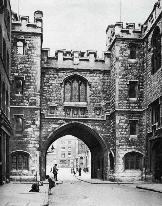 Framed Print : St Johns Gate on a Sunday, Clerkenwell, London, 1926-1927. Artist: McLeish Framed Print : St Johns Gate on a Sunday, Clerkenwell, London, 1926-1927. Artist: McLeish