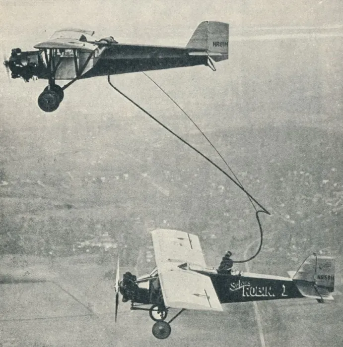 Framed Print : The St Louis Robin refuelling, c1929 (c1937) Framed Print : The St Louis Robin refuelling, c1929 (c1937)