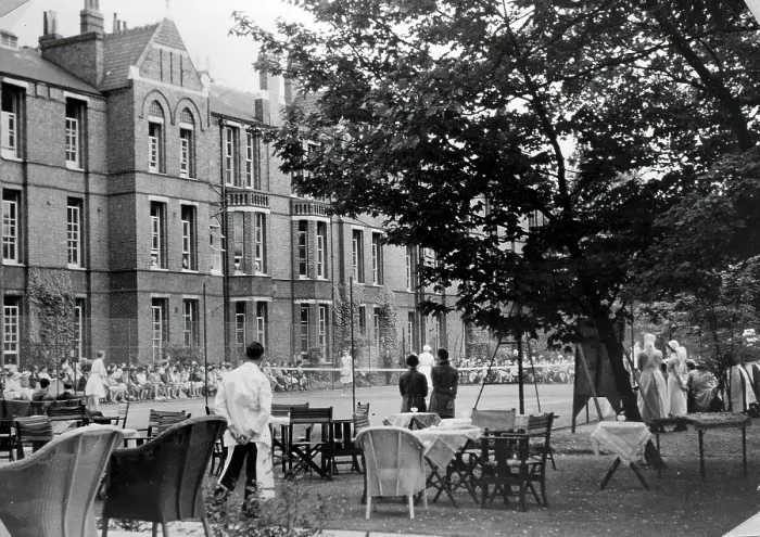 Framed Print : St Marylebone Infirmary, London: tennis tournament, 1906 (1930). Creator: Unknown Framed Print : St Marylebone Infirmary, London: tennis tournament, 1906 (1930). Creator: Unknown