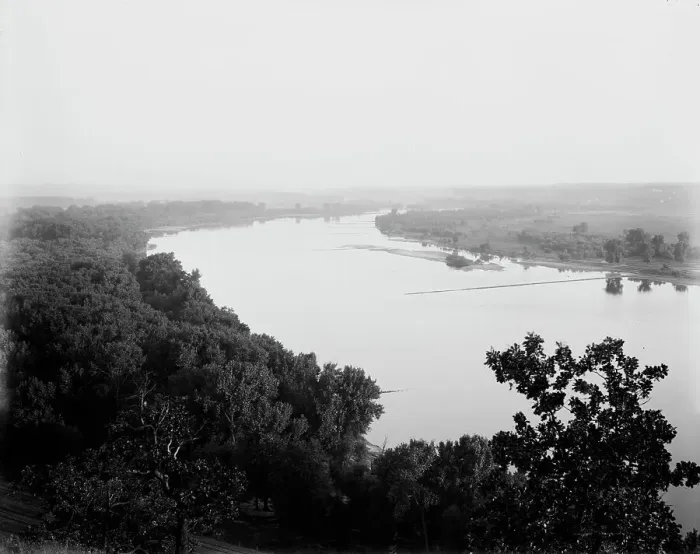 Framed Print : St. Paul, Minn. the Mississippi from the Indian mounds, between 1880 and 1899. Creator: Unknown Framed Print : St. Paul, Minn. the Mississippi from the Indian mounds, between 1880 and 1899. Creator: Unknown