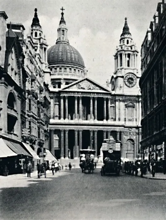 Framed Print : St. Pauls, Ludgate Hill, 1919. Artist: Garratt & Atkinson Framed Print : St. Pauls, Ludgate Hill, 1919. Artist: Garratt & Atkinson