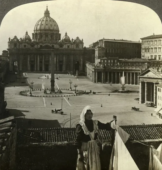 Framed Print : St Peters Square and Basilica and the Vatican, Rome, Italy. Artist: Underwood & Underwood Framed Print : St Peters Square and Basilica and the Vatican, Rome, Italy. Artist: Underwood & Underwood