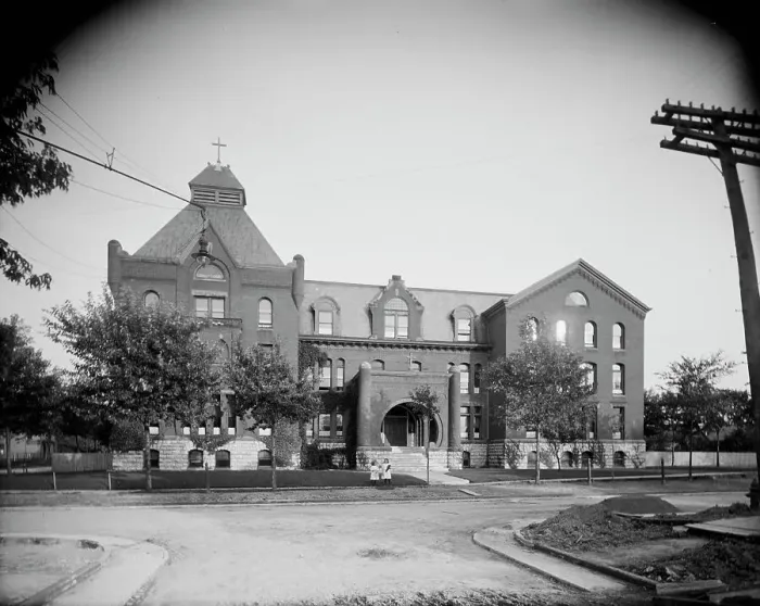 Framed Print : St. Vincent's Orphan's Home, Saginaw, Mich. between 1900 and 1910. Creator: Unknown Framed Print : St. Vincent's Orphan's Home, Saginaw, Mich. between 1900 and 1910. Creator: Unknown