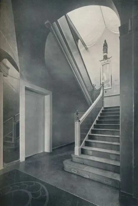Framed Print : Staircase and hall of Finella by architect Raymond McGrath (1903-1977), 1930