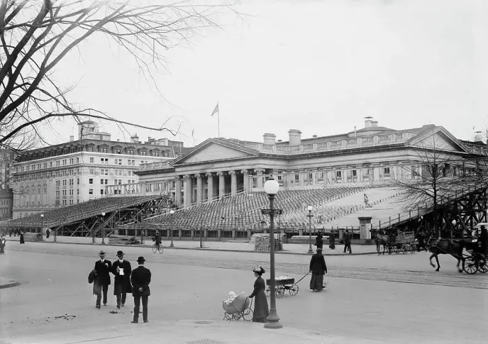Framed Print : Stand in front of Treasury Bldg. 1913. Creator: Bain News Service Framed Print : Stand in front of Treasury Bldg. 1913. Creator: Bain News Service