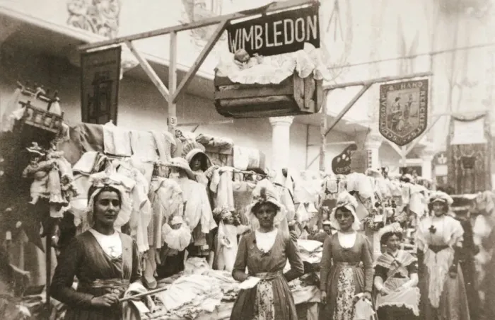Framed Print : Stand of the Wimbledon branch of the Womens Social and Political Union (WSPU), London, 1911 Framed Print : Stand of the Wimbledon branch of the Womens Social and Political Union (WSPU), London, 1911