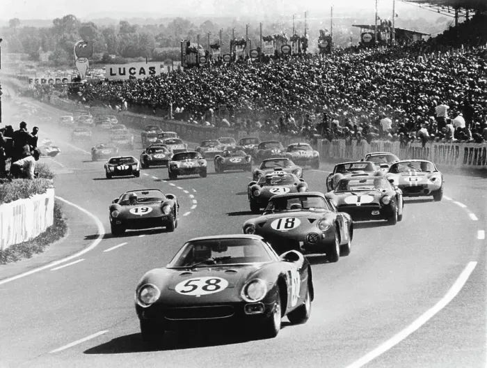 Framed Print : Start of the Le Mans 24 Hours, France, 1964 Framed Print : Start of the Le Mans 24 Hours, France, 1964