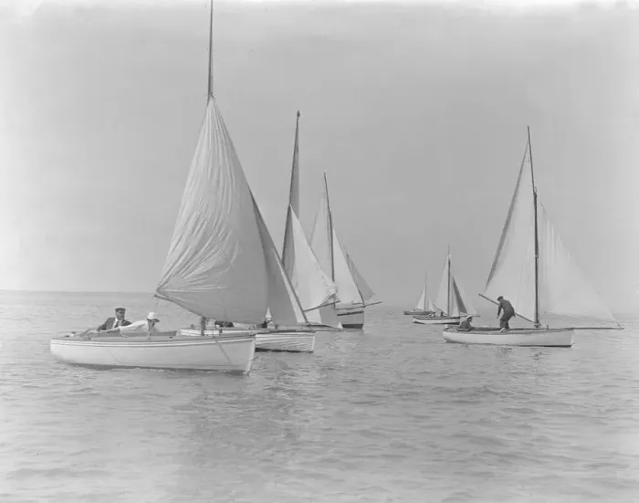 Framed Print : Start of race at East Cowes Sailing Club, July 1921. Creator: Kirk & Sons of Cowes Framed Print : Start of race at East Cowes Sailing Club, July 1921. Creator: Kirk & Sons of Cowes