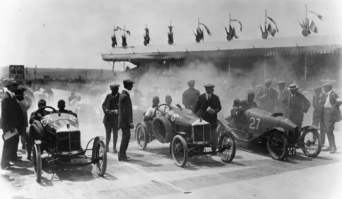 Framed Print : The starting line at the Grand Prix de L'ACF des Cyclecars, Amiens, France, 1913 Framed Print : The starting line at the Grand Prix de L'ACF des Cyclecars, Amiens, France, 1913