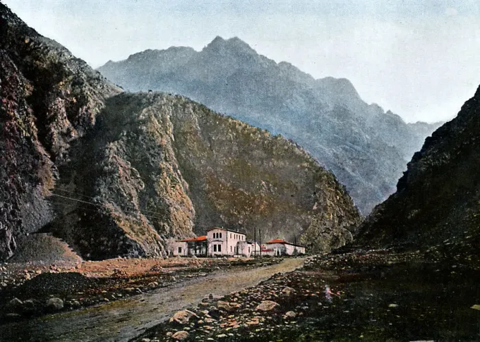 Framed Print : Station on a military road, Kaichaour, c1890. Artist: Gillot Framed Print : Station on a military road, Kaichaour, c1890. Artist: Gillot