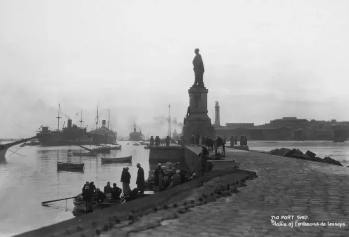 Framed Print : Statue of Ferdinand de Lesseps, Port Said, Egypt, c1920s-c1930s(?) Framed Print : Statue of Ferdinand de Lesseps, Port Said, Egypt, c1920s-c1930s(?)