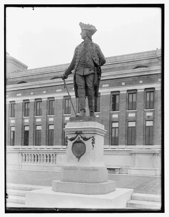 Framed Print : Statue: Frederich der Grosse, 1740-1786, between 1910 and 1920. Creator: Harris & Ewing. Statue: Frederich der Grosse, 1740-1786, between 1910 and 1920. Creator: Harris & Ewing Framed Print : Statue: Frederich der Grosse, 1740-1786, between 1910 and 1920. Creator: Harris & Ewing. Statue: Frederich der Grosse, 1740-1786, between 1910 and 1920. Creator: Harris & Ewing