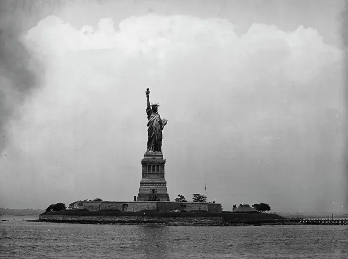 Framed Print : Statue of Liberty, c1905. Creator: Unknown Framed Print : Statue of Liberty, c1905. Creator: Unknown