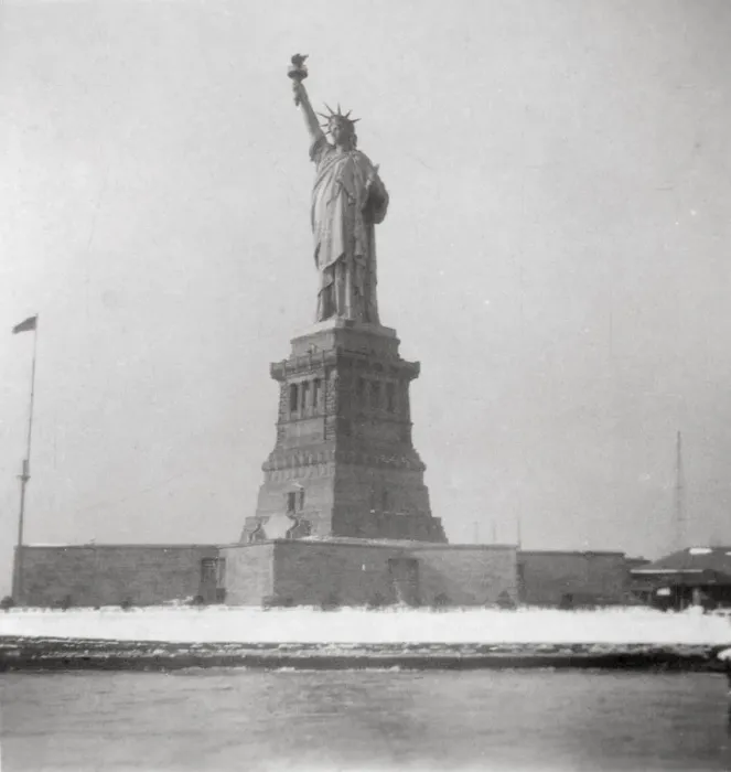 Framed Print : Statue of Liberty, New York City, USA, 20th century. Artist: J Dearden Holmes Framed Print : Statue of Liberty, New York City, USA, 20th century. Artist: J Dearden Holmes