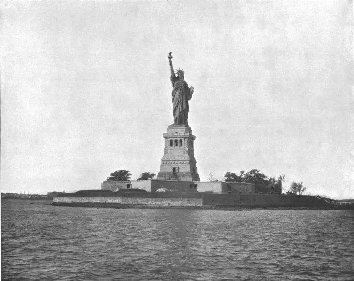 Framed Print : Statue of Liberty, New York, USA, c1900. Creator: Unknown Framed Print : Statue of Liberty, New York, USA, c1900. Creator: Unknown