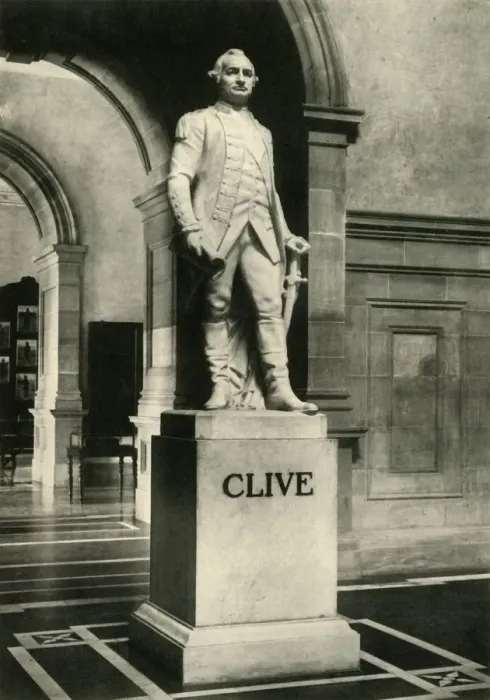 Framed Print : Statue of Lord Clive, 1925. Creator: Unknown Framed Print : Statue of Lord Clive, 1925. Creator: Unknown