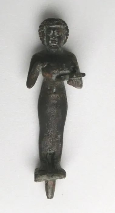 Framed Print : Statuette of a Priestess with Offering Table and Situla, Egypt, Third Intermediate Period Framed Print : Statuette of a Priestess with Offering Table and Situla, Egypt, Third Intermediate Period