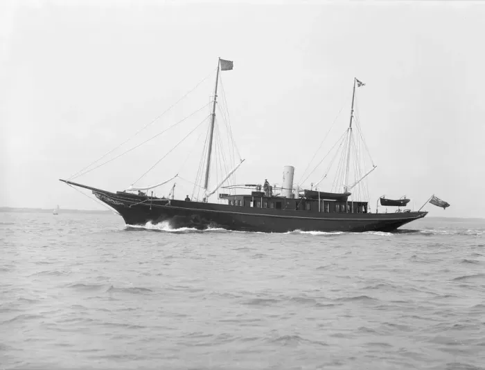 Framed Print : The steam yacht Dotterel, 1914. Creator: Kirk & Sons of Cowes Framed Print : The steam yacht Dotterel, 1914. Creator: Kirk & Sons of Cowes