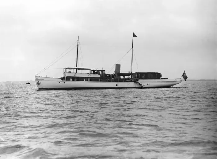 Framed Print : The steam yacht Sardonyx at anchor, 1913. Creator: Kirk & Sons of Cowes Framed Print : The steam yacht Sardonyx at anchor, 1913. Creator: Kirk & Sons of Cowes