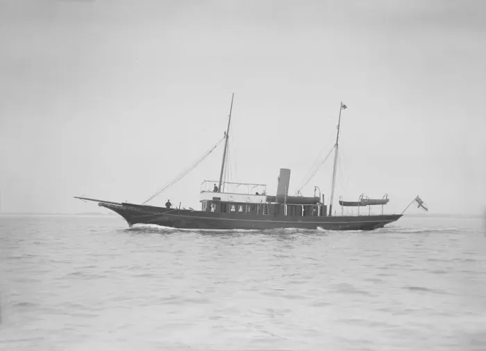 Framed Print : The steam yacht Sirocco, 1911. Creator: Kirk & Sons of Cowes Framed Print : The steam yacht Sirocco, 1911. Creator: Kirk & Sons of Cowes