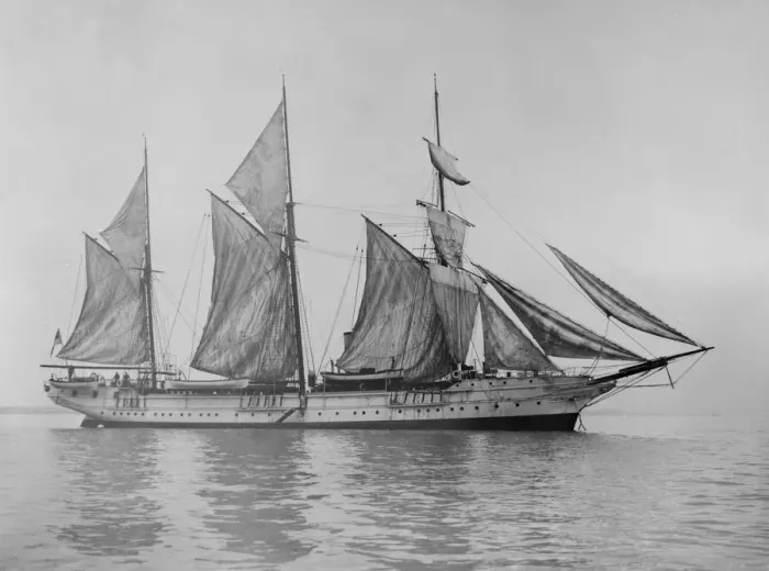 Framed Print : The steam yacht Wanderer (later named Vagus ) hoisting sails Framed Print : The steam yacht Wanderer (later named Vagus ) hoisting sails