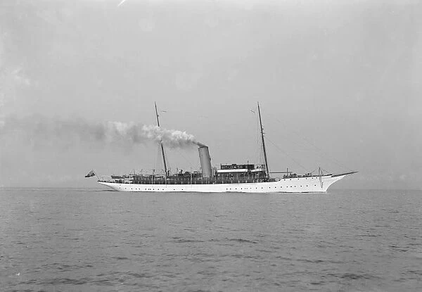 Steam yacht under way, 1920. Creator: Kirk & Sons of Cowes