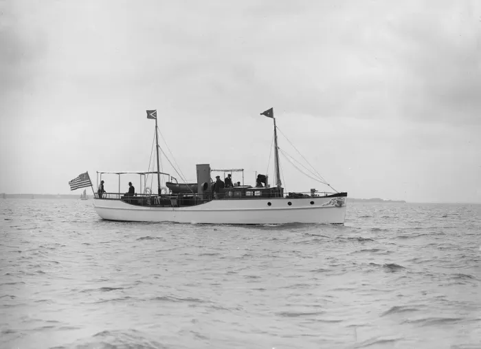 Framed Print : The steam yacht Yvonne under way, 1913. Creator: Kirk & Sons of Cowes Framed Print : The steam yacht Yvonne under way, 1913. Creator: Kirk & Sons of Cowes