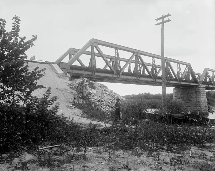 Framed Print : Steel bridge over Illinois River at Pearl, Ill. 1901 Oct 11. Creator: Unknown Framed Print : Steel bridge over Illinois River at Pearl, Ill. 1901 Oct 11. Creator: Unknown