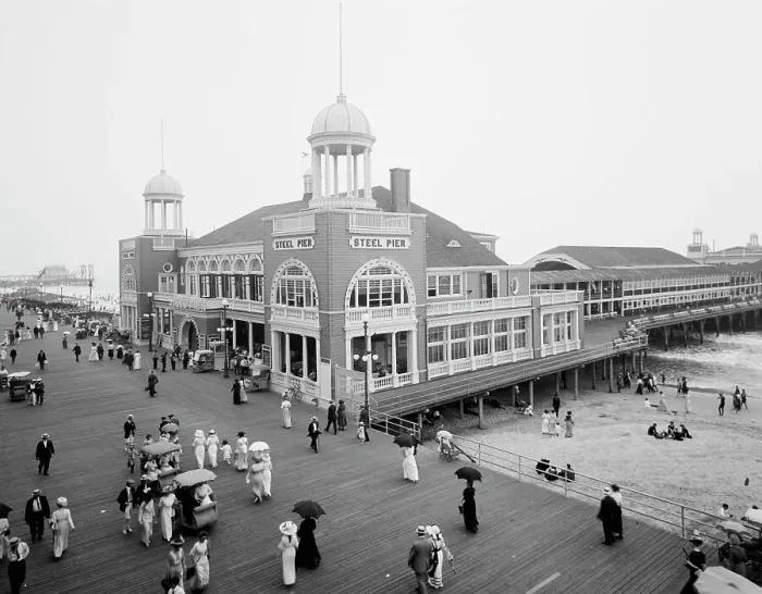 Framed Print : Steel Pier, Atlantic City, N.J. c.between 1910 and 1920. Creator: Unknown Framed Print : Steel Pier, Atlantic City, N.J. c.between 1910 and 1920. Creator: Unknown