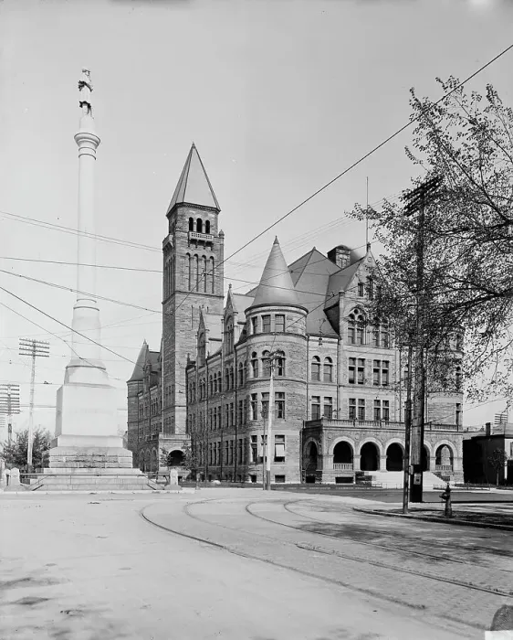 Framed Print : Steele High School and Soldiers Monument, Dayton, O[hio], between 1900 and 1906. Creator: Unknown