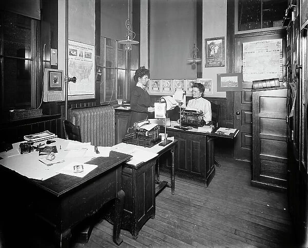Stenographers room, Leland & Faulconer Manufacturing Co. Detroit, Mich. 1903 Nov. Creator: Unknown. Stenographers room, Leland & Faulconer Manufacturing Co. Detroit, Mich. 1903 Nov. Creator: Unknown