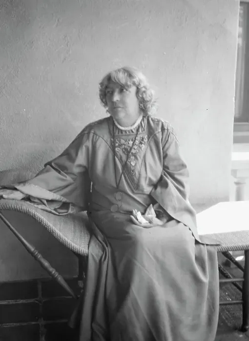 Framed Print : Stevenson, Robert Louis, Mrs. portrait photograph, 1921 or 1922. Creator: Arnold Genthe Framed Print : Stevenson, Robert Louis, Mrs. portrait photograph, 1921 or 1922. Creator: Arnold Genthe
