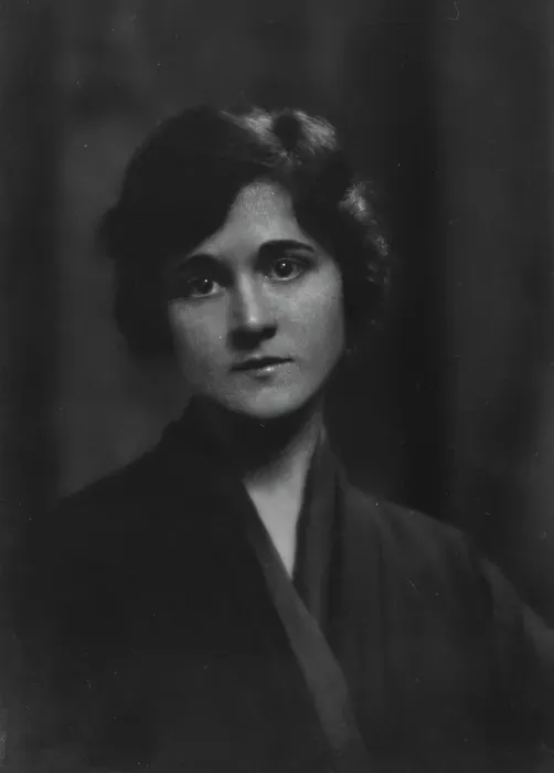 Framed Print : Stewart, M. Miss (Horton), portrait photograph, 1916. Creator: Arnold Genthe Framed Print : Stewart, M. Miss (Horton), portrait photograph, 1916. Creator: Arnold Genthe