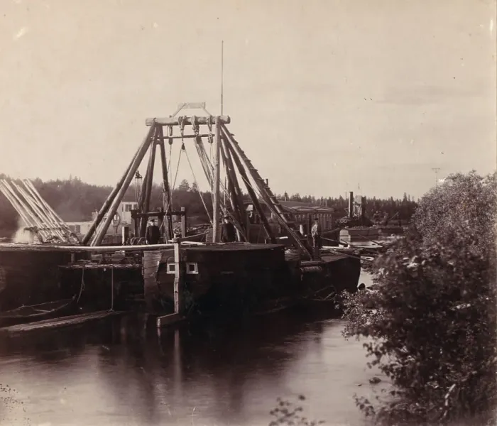 Framed Print : Stone-lifting machine number two [Russian Empire], 1909. Creator: Sergey Mikhaylovich Prokudin-Gorsky