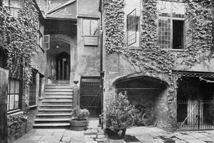 Framed Print : The Strangers Hall, Norwich, Norfolk, 1924-1926. Artist: Francis Frith & Co Framed Print : The Strangers Hall, Norwich, Norfolk, 1924-1926. Artist: Francis Frith & Co
