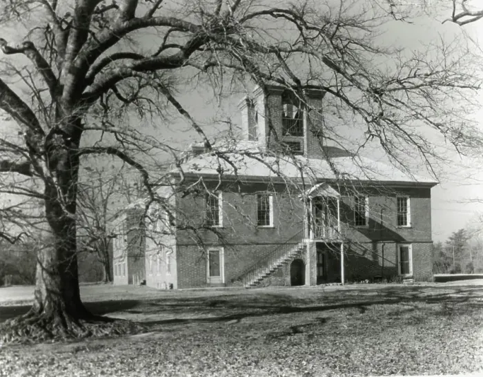 Framed Print : Stratford Hall, 786 Great House Road, Stratford, Westmoreland County, Virginia, c1932. Creator: Frances Benjamin Johnston. Stratford Hall, 786 Great House Road, Stratford, Westmoreland County, Virginia, c1932 Framed Print : Stratford Hall, 786 Great House Road, Stratford, Westmoreland County, Virginia, c1932. Creator: Frances Benjamin Johnston. Stratford Hall, 786 Great House Road, Stratford, Westmoreland County, Virginia, c1932