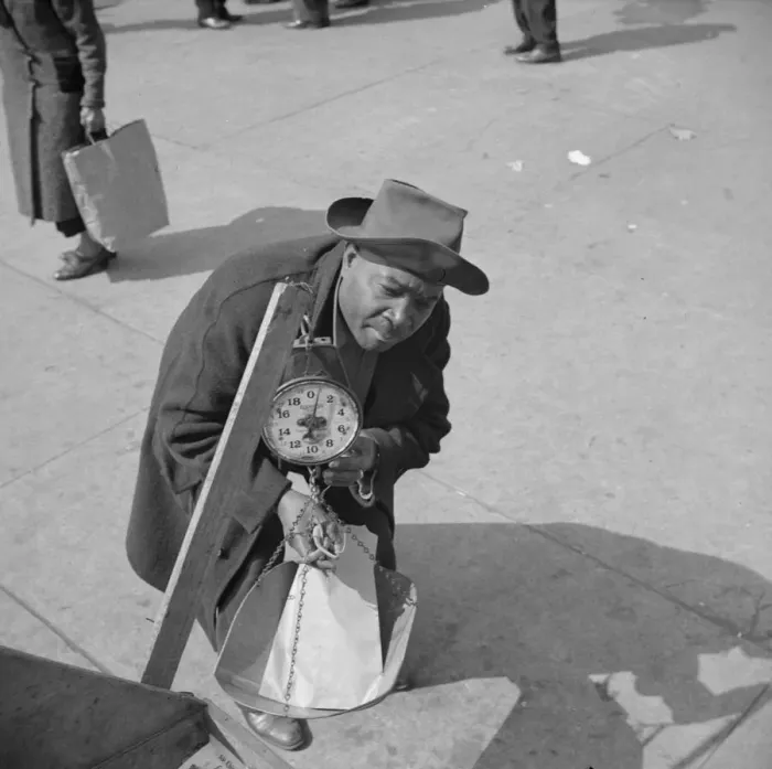 Framed Print : Street peddler in Harlem weighing string beans, New York, 1943. Creator: Gordon Parks Framed Print : Street peddler in Harlem weighing string beans, New York, 1943. Creator: Gordon Parks