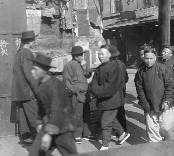 Street scene, Chinatown, San Francisco, between 1896 and 1906. Creator: Arnold Genthe