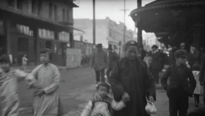 Framed Print : Street scene, Chinatown, San Francisco, between 1896 and 1906. Creator: Arnold Genthe Framed Print : Street scene, Chinatown, San Francisco, between 1896 and 1906. Creator: Arnold Genthe