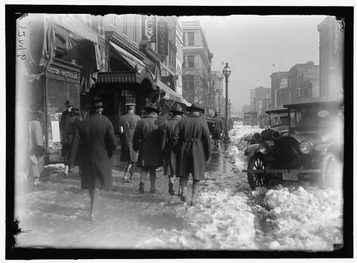 Framed Print : Street scene, with snow, Washington, D.C. between 1913 and 1918. Creator: Harris & Ewing. Street scene, with snow, Washington, D.C. between 1913 and 1918. Creator: Harris & Ewing Framed Print : Street scene, with snow, Washington, D.C. between 1913 and 1918. Creator: Harris & Ewing. Street scene, with snow, Washington, D.C. between 1913 and 1918. Creator: Harris & Ewing